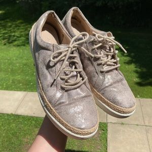 Clarks Marie Mist Silver Metallic Sneaker SIZE 10